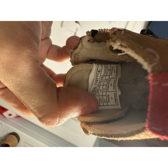 UGG Kids Bixbee Boots Infant 0.5 US Baby Brown Suede Chukka Crib Shoes Red Pull - Picture 8 of 8